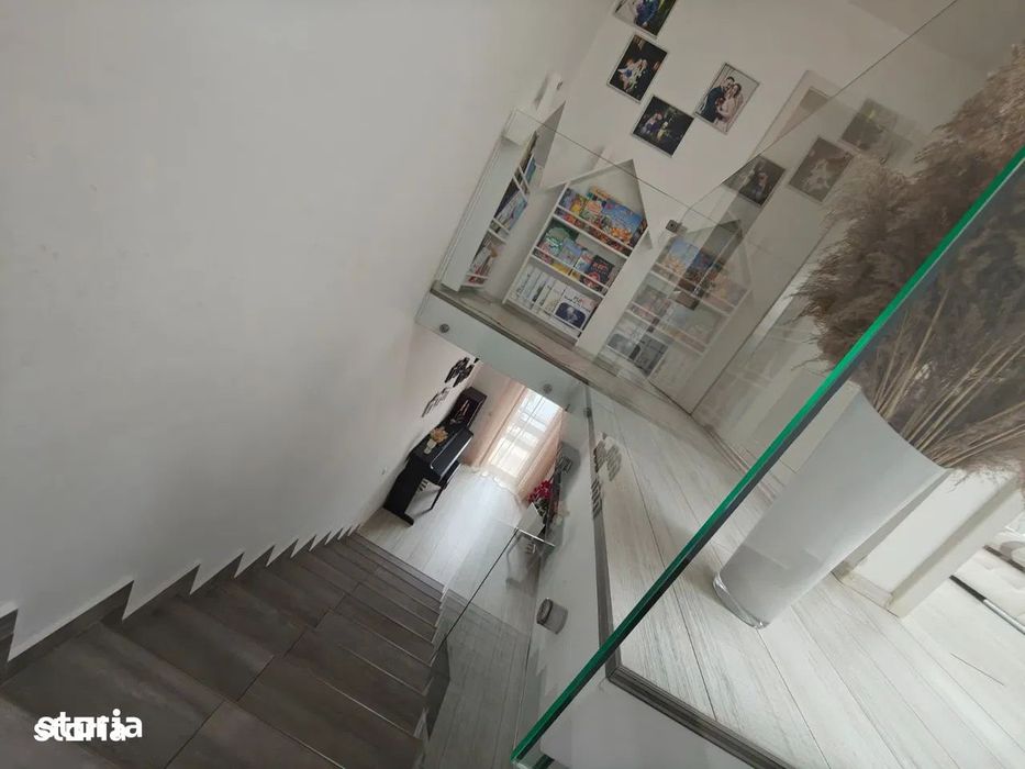 Duplex de vanzare de 140mp , teren 365mp zona : Floresti Narciselor