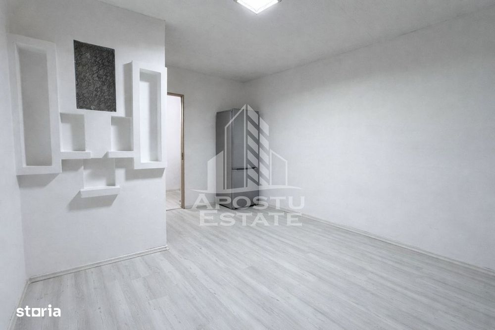 Garsoniera , etaj 4/4, zona Sagului — fotografia 1