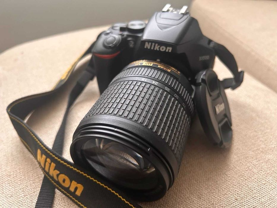 Nikon D3500 + AF-S DX NIKKOR 18-140mm VR (комплект) -като нови