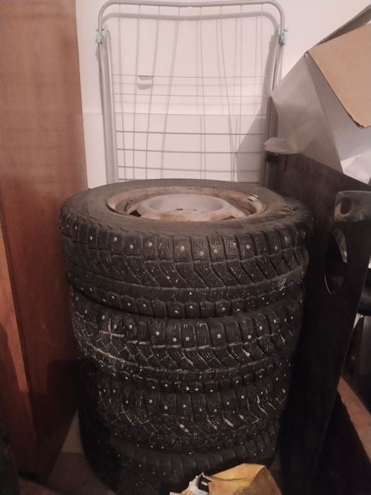 Продам зимние балоны на 13