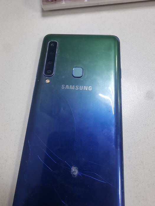 Телефон самсунг А9 б/у