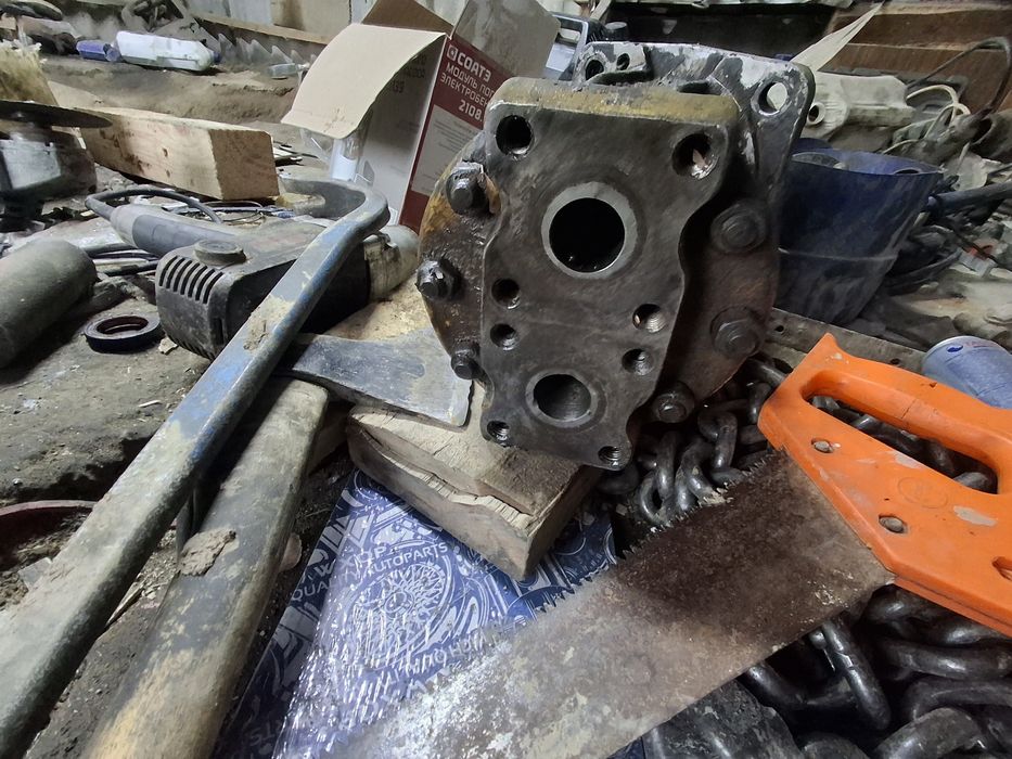 Насос для манипулятор и кран