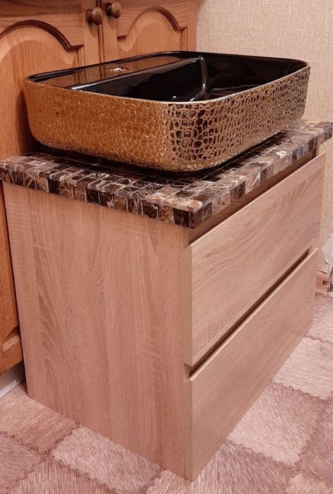 Продам раковину-чашу Тумба не продаётся