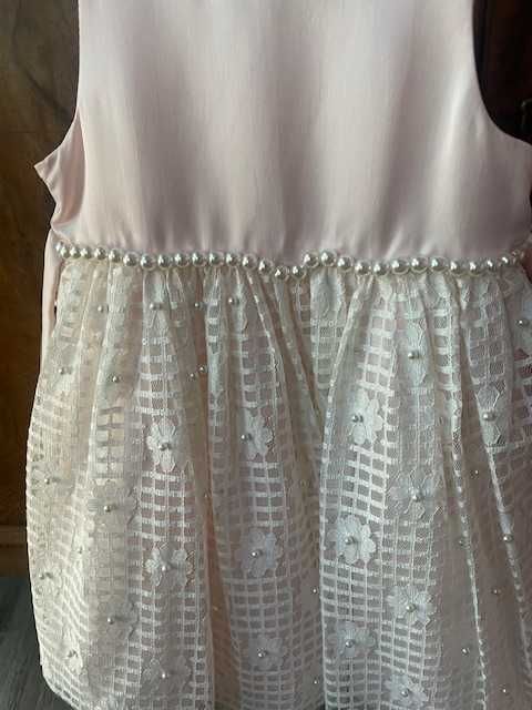 Детска рокля за повод и без повод .