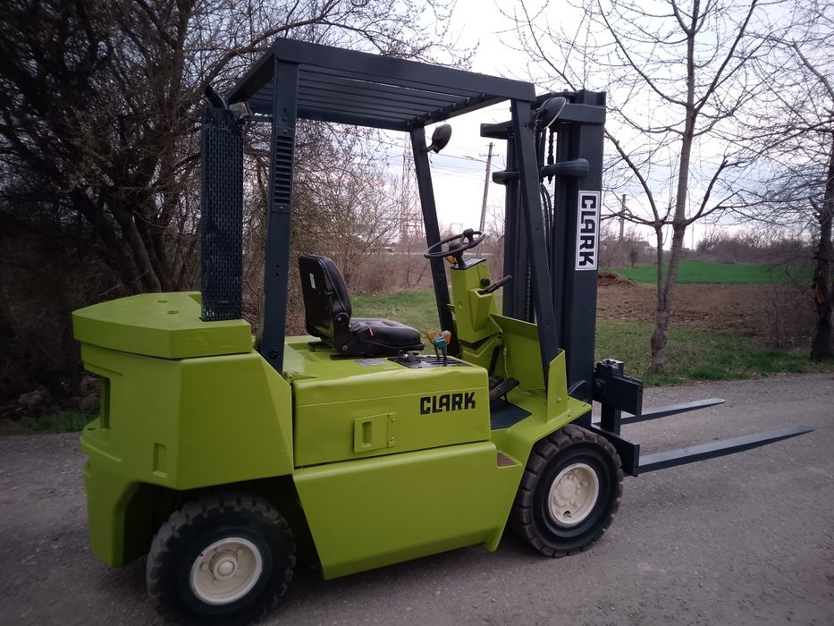 Stivuitor Clark  Motostivuitor