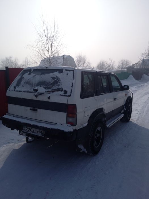 Продам ниссан  торг у капота