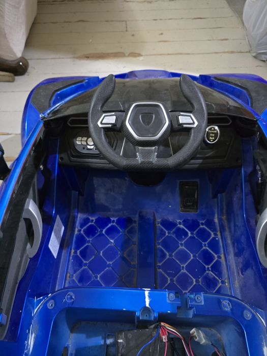 СОТИЛАДИ     Болалар автомашинаси б/у