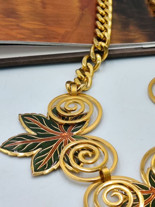 Масивно винтидж дизайнерско колие , перфектно състояние