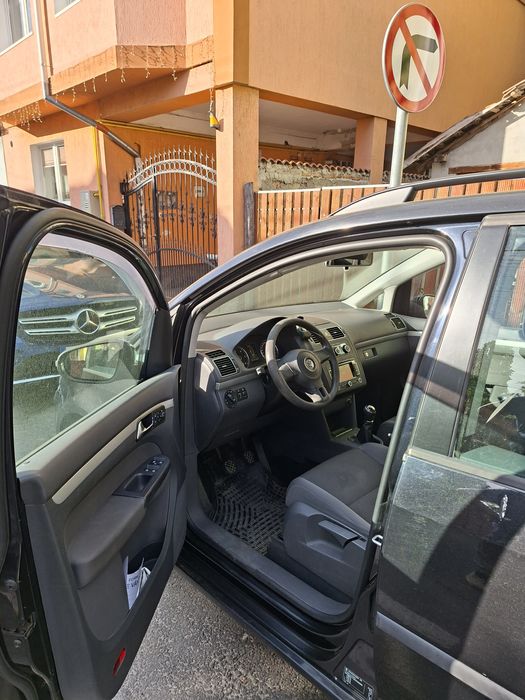 VOLKSWAGEN Touran 2012 — imagine 3