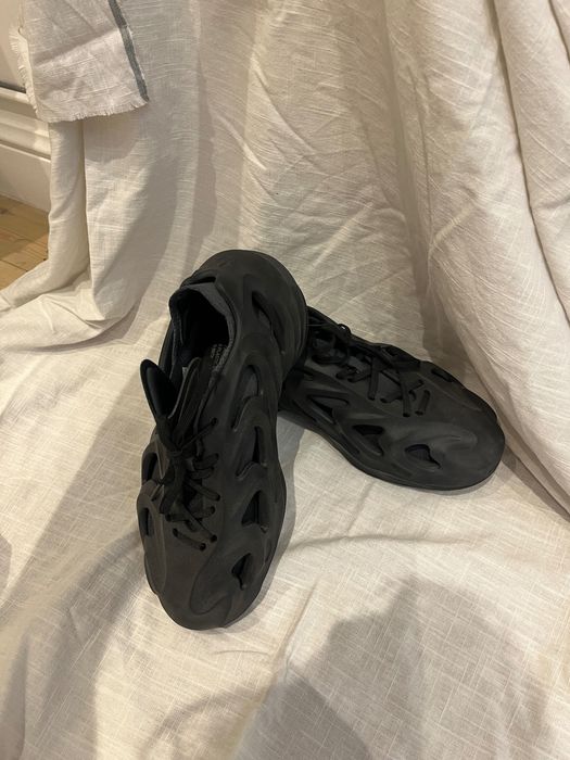 Новые кроссовки Adidas Adifom Q