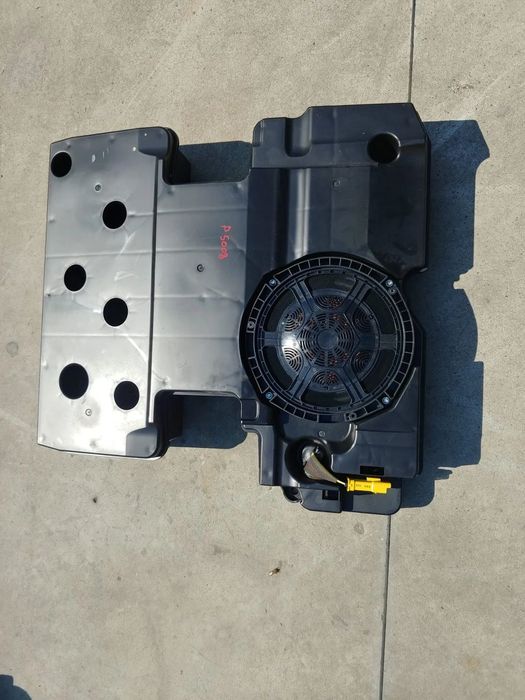 subwoofer auto focal  peugeot 5008 2 2019 9809351580
