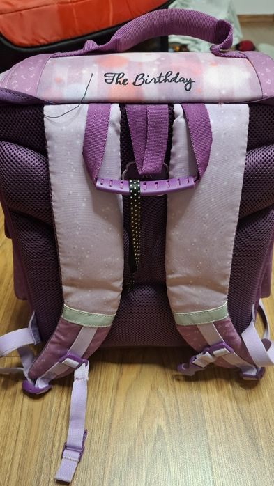 Ghiozdan cu carcasa dura