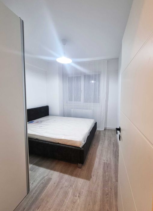 Vand apartament 2 camere in cartierul Visoianu, in acelasi bloc cu supermaket-ul TLT