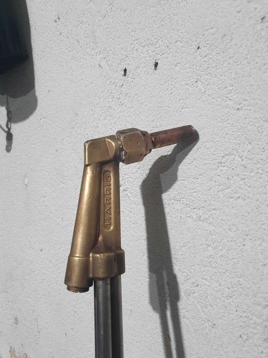 Продавам професионален резак Харис