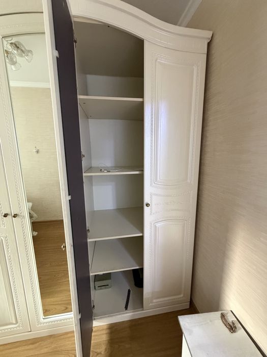 Шкаф в классическом стиле