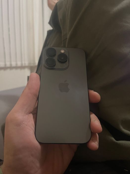 Iphone 15 pro sim + esim