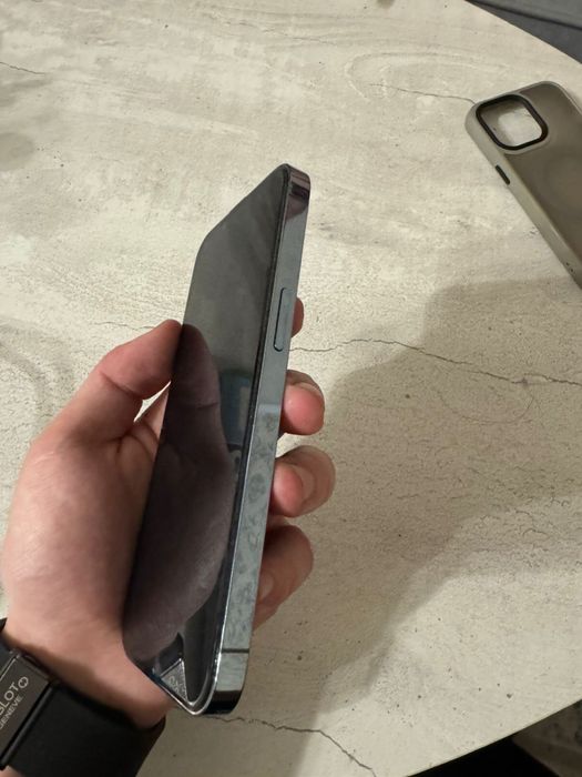 Продам Iphone 13 pro