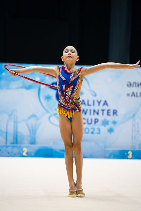 Продам купальник для художественной гимнастики