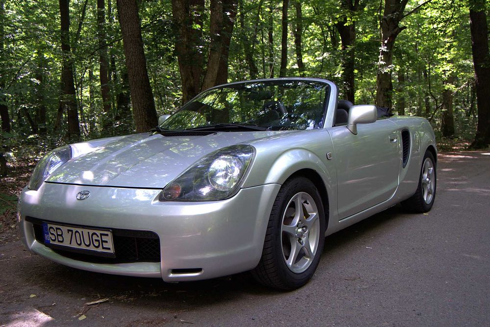 TOYOTA MR2 2000