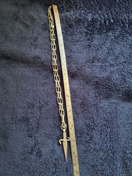 Cesare Paciotti  chain