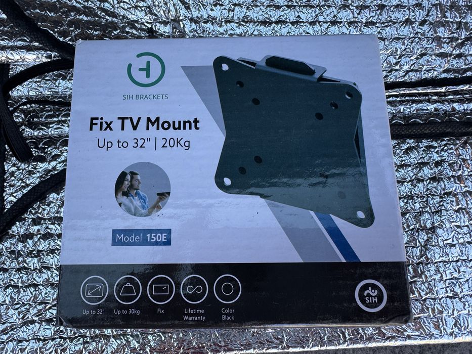 Стойка за стена за малък телевизор или монитор