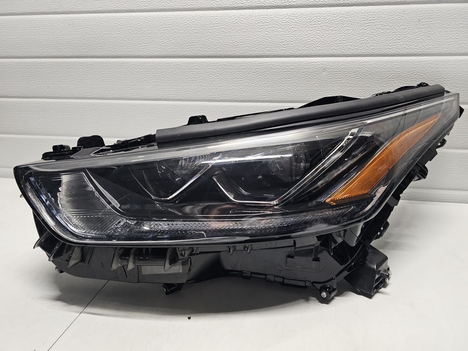 Far stanga Led Toyota Highlander XU70