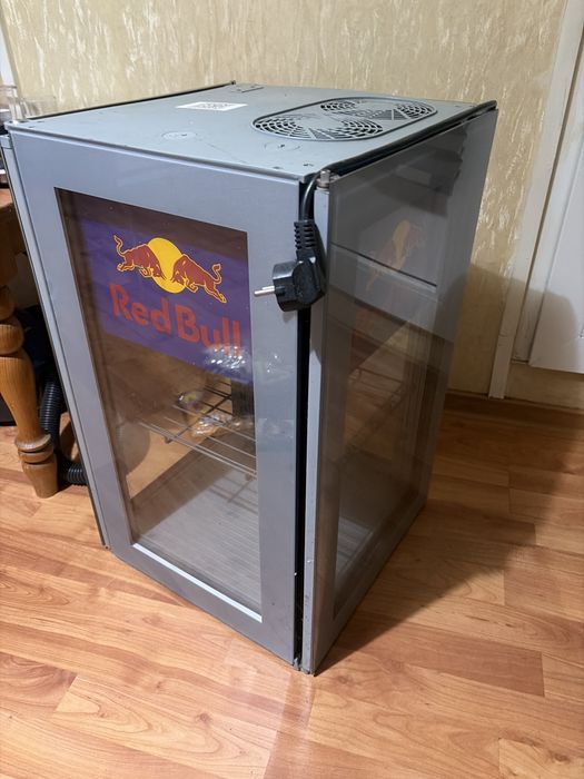 Frigider redbull