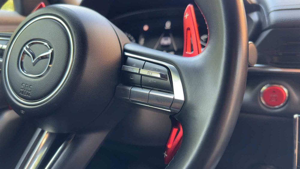 Электрический кроссовер Mazda MX-30