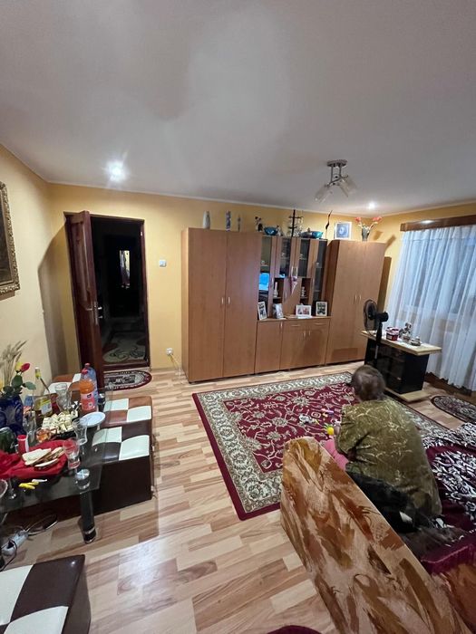 Apartament 3 camere, spațios, recent renovat