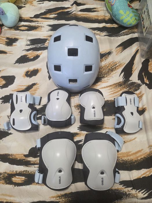 Set cască +protectii Decathlon
