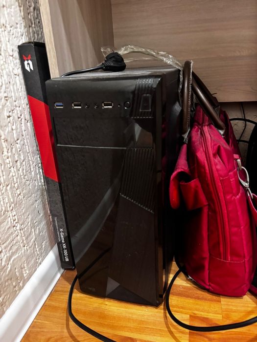 Комп со столом состояние хорошее