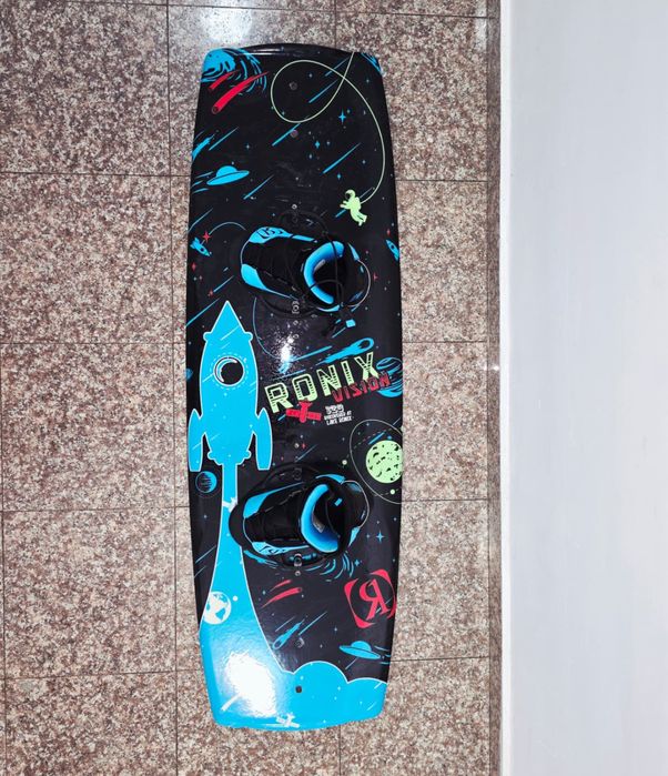 Wakeboard Ronix Vision 120 / placa + boots (2024)