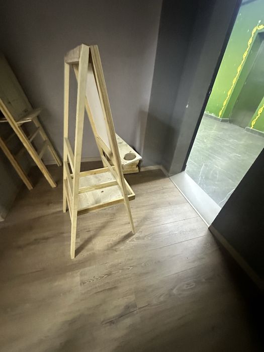 Мольберт с подставкой
