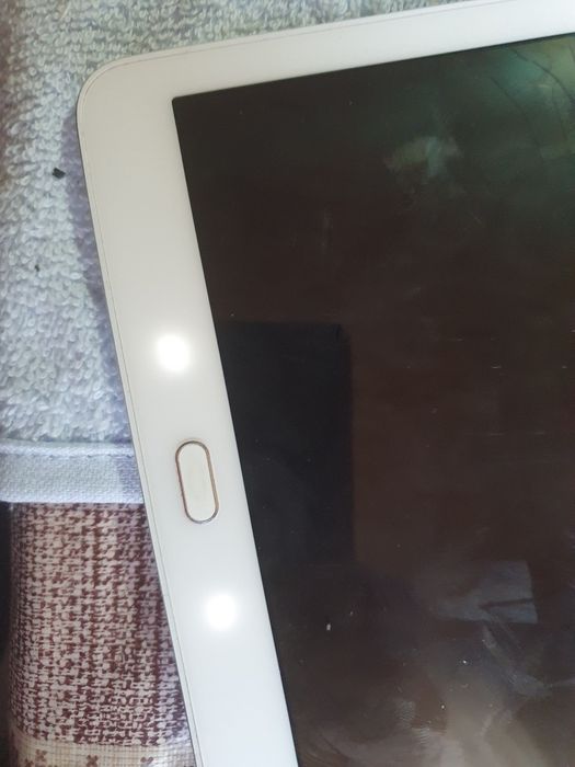 Tableta SM T813 Cu display spart