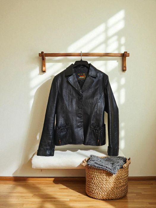 Кожаная куртка чёрная