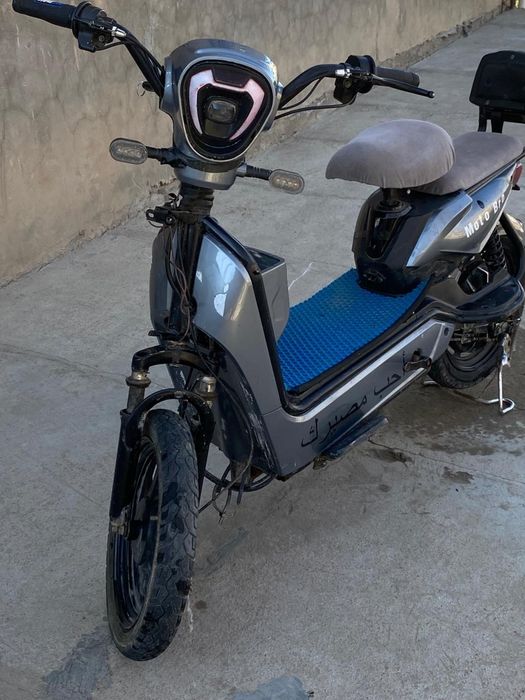 Скутер  электрвелосипед