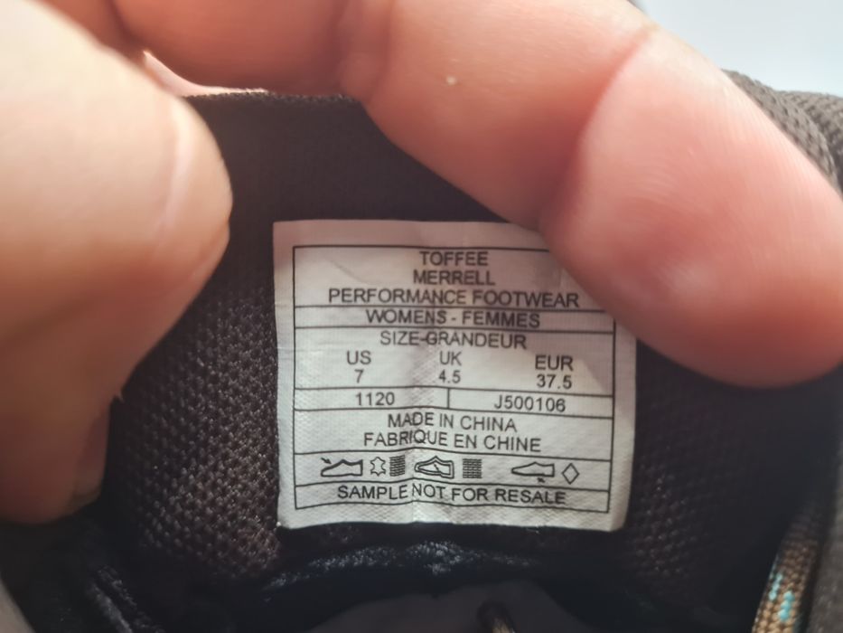 Обувки Merrell Erie Mid 

Чисто нови без кутия.

Размер 37.5 стелка 23