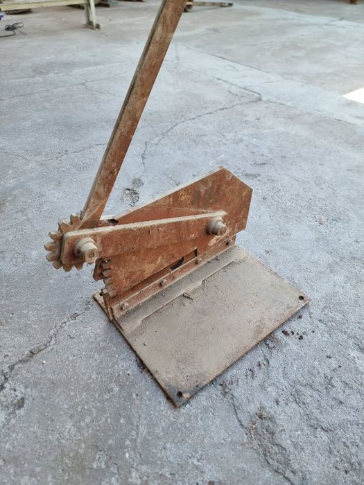 Рычажные ножницы для металла