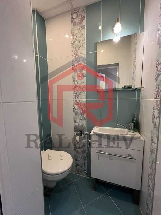 Тристаен апартамент с Морска панорама / Общината