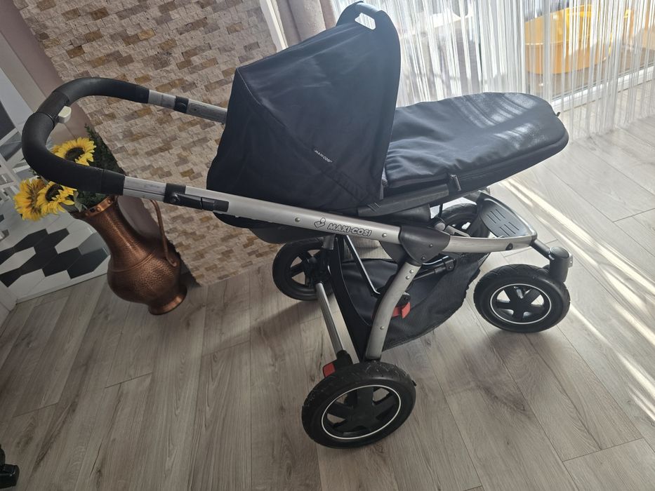 Vand set Maxi-Cosi complet plasa țanțari de ploaie etc