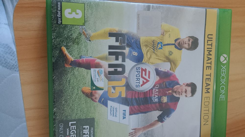 Продам игровую приставку XBOX ONE