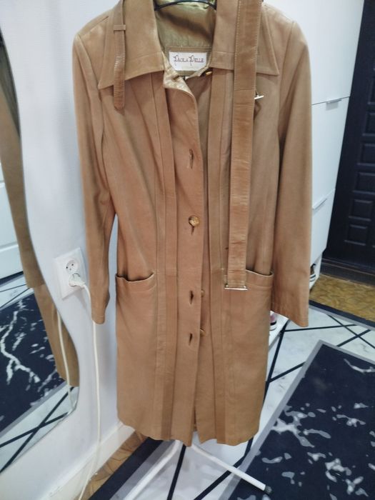 Продам женский кожаный плащ