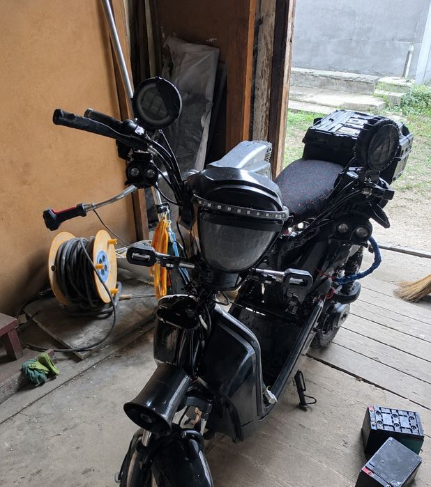 Продам электро-скутер sk8 цена: 35000тг 
Адрес: Алматы Бурундай


В ко