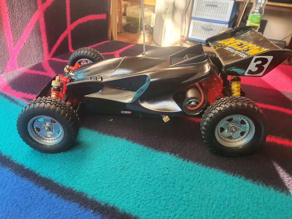 se vinde automodel tamya manta ray 4wd