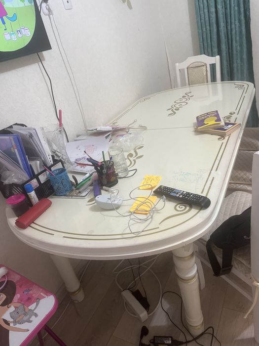 Стол в хорошем состоянии