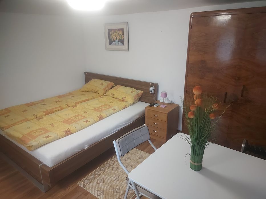 Inchiriez casa 3 insule