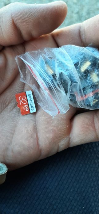 32 fleshkalar bor micro. Sotiladi srochna 50 dona bor