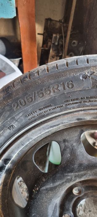 Продам диски с резиной в комплекте.