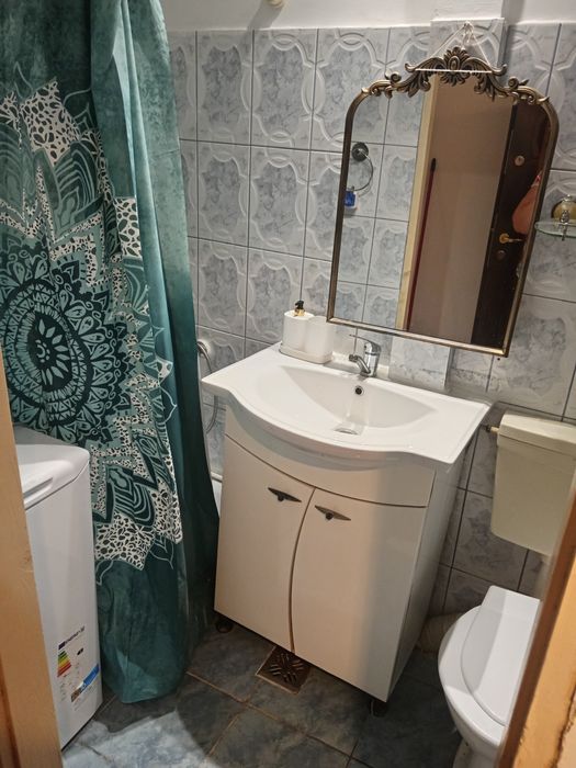 Închiriez apartament