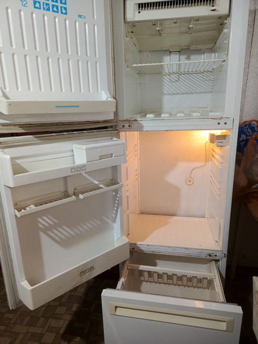 Продам холодильник